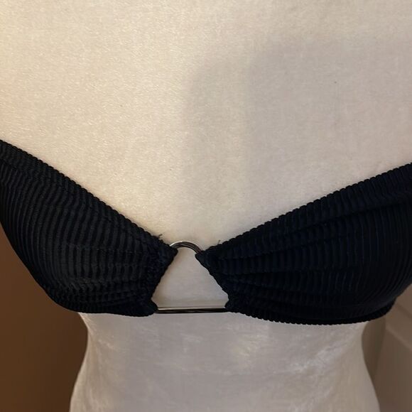 Out From Under Urban Outfitters Size Medium NWOT - Picture 2 of 6